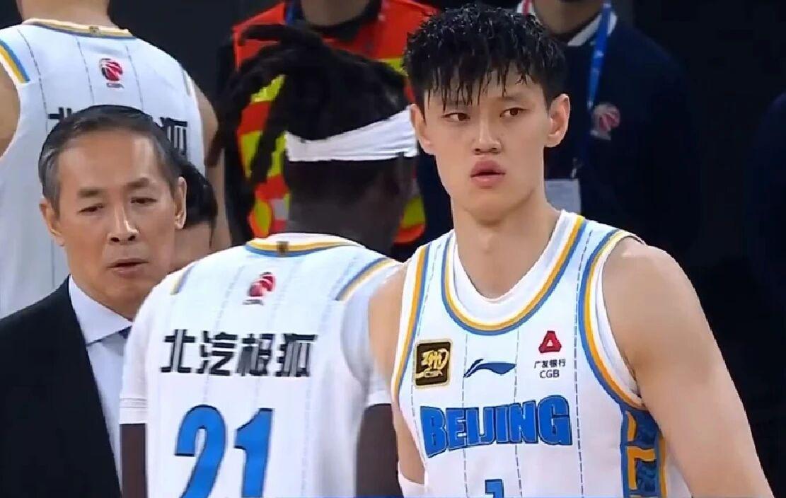 雷竞技-北京男篮曾凡博即将复出，徐昕砍24+14被喊MVP，郭昊文现废人动作